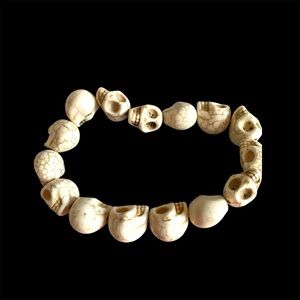 Skull Bead stretch Bracelet - Cream Handmade